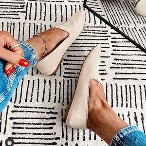 Birdies ‘Heron’ Beige Suede Flats